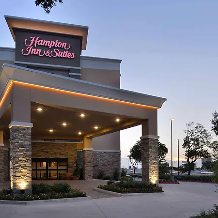 Hampton Inn & Suites Dallas Market Center-3