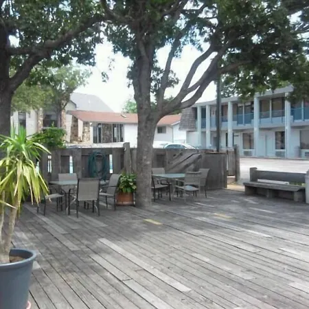 Quail'S Nest Inn & Suites-3