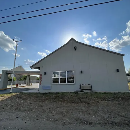 Mid Towne Inn & Suites-2