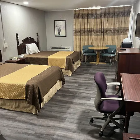 Mid Towne Inn & Suites-3