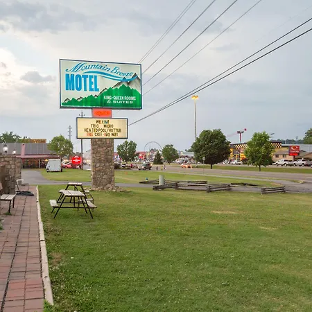Mountain Breeze Motel-2