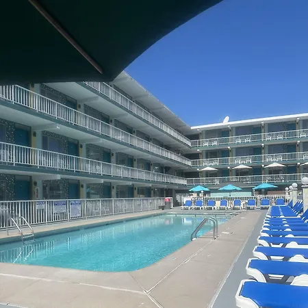 Royal Canadian Motel-2