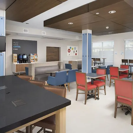 Holiday Inn Express & Suites San Antonio North-Windcrest By Ihg-3
