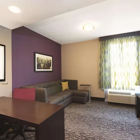 La Quinta By Wyndham Memphis Downtown-3