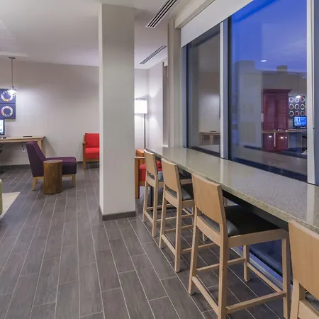 Home2 Suites Kansas City Downtown-2