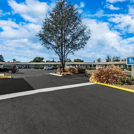 Travelodge By Wyndham Santa Rosa Wine Country-3