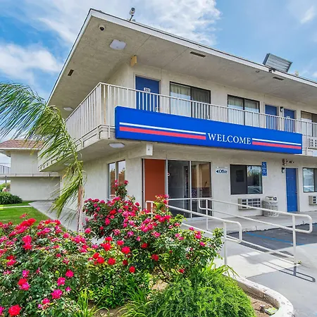 Bakersfield Inn - Airport-3