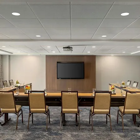 Courtyard By Marriott Portland Downtown/Waterfront-2