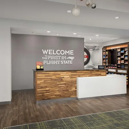 Hampton Inn & Suites Charlotte Airport Lake Pointe-3