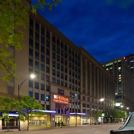 Hilton Garden Inn Chicago Downtown/Magnificent Mile-3