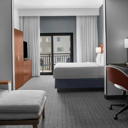 Courtyard By Marriott San Antonio Six Flags At The Rim-2