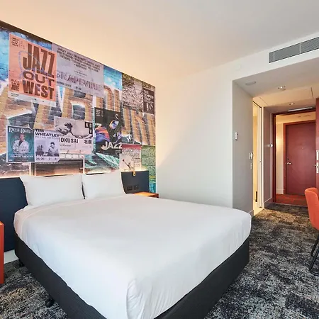 Ibis Styles Melbourne Airport-2