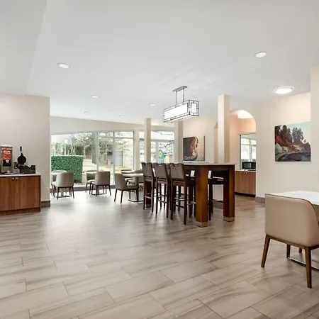 La Quinta Inn By Wyndham Vancouver Airport-3