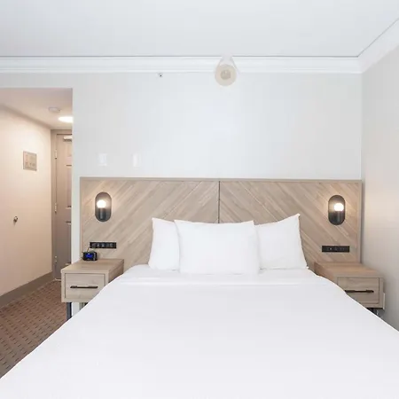 Sandman Signature Vancouver Downtown Hotel-3