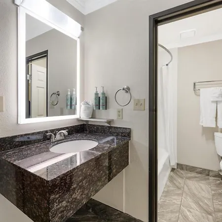 Best Western Airport Albuquerque Innsuites Hotel & Suites-2