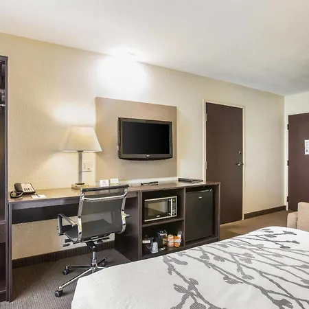 Quality Inn Kansas City International Airport-2