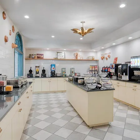 Best Western Plus French Quarter Courtyard Hotel-2