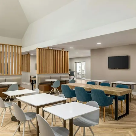Towneplace Suites By Marriott Charlotte Loso Airport-3