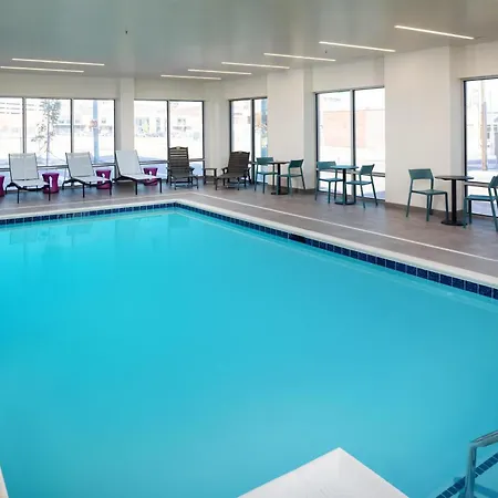 Home2 Suites By Hilton Memphis Downtown-3