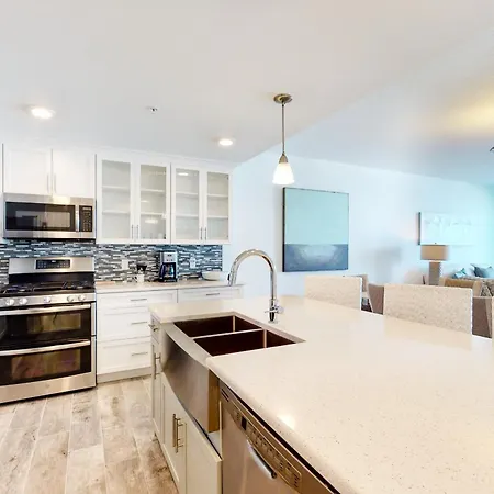 Blu Condos 406-2