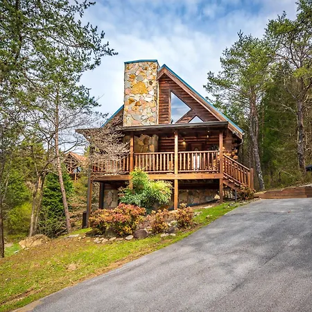 A Great Escape -Spacious Smoky Mountain Getaway Perfect For Families & Groups-2