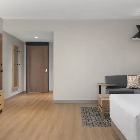 Hyatt Place Toronto Airport-2