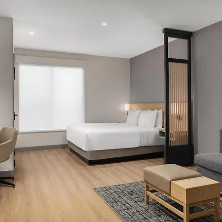 Hyatt Place Toronto Airport-3