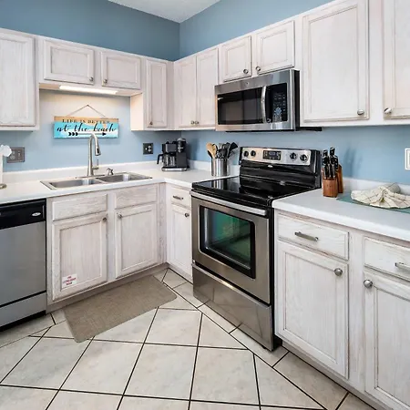 Sunset Cottages 5A Pet Friendly Condo-3