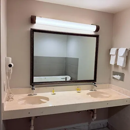 Days Inn By Wyndham San Antonio Interstate Hwy 35 North-3
