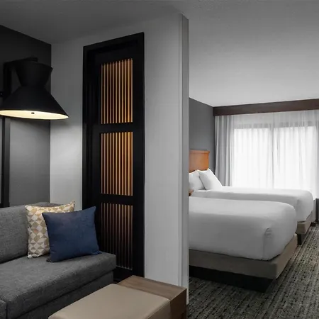 Hyatt Place Indianapolis Airport-3