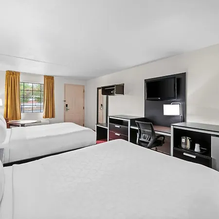 Clarion Inn Branson-2