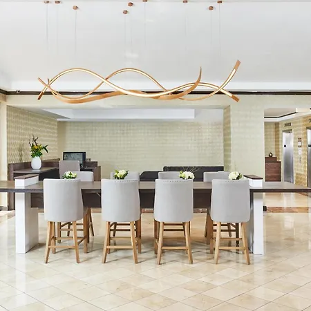 Doubletree By Hilton Dallas Market Center-2