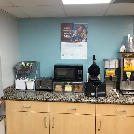 Super 8 By Wyndham Austin Downtown/Capitol Area-2