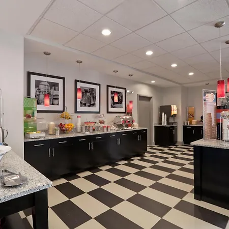 Hampton Inn And Suites Roanoke Airport/Valley View Mall-3