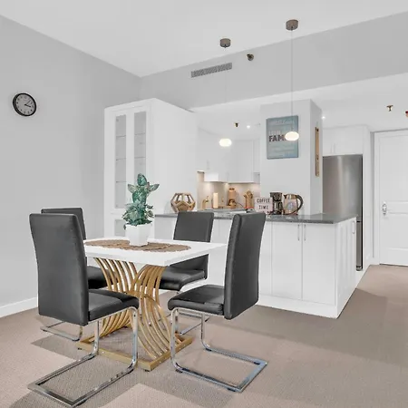 Heaven On Washington Fully Furnished Apartments-3