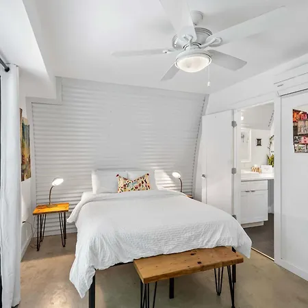 The Moon Quonset Hut Vacation Rental Heated & Chilled Pool-3
