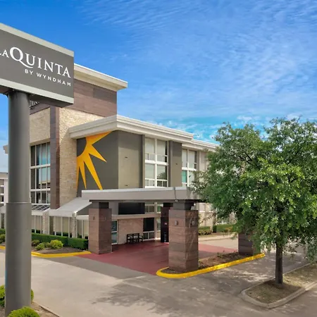 La Quinta By Wyndham Dallas I-35 Walnut Hill Ln-3