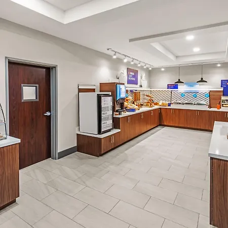 Holiday Inn Express & Suites San Antonio Frost Bank Center By Ihg-3