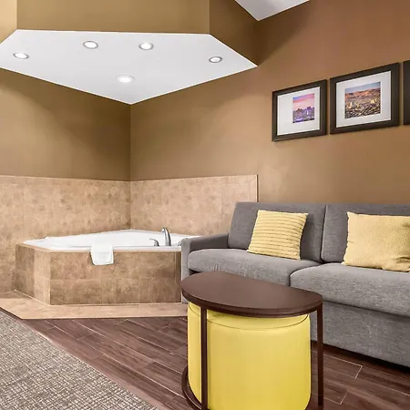 Comfort Suites El Paso West-3