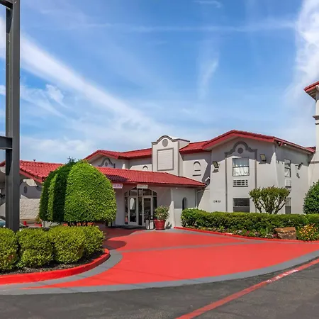 Red Roof Inn North Dallas - Park Central-3