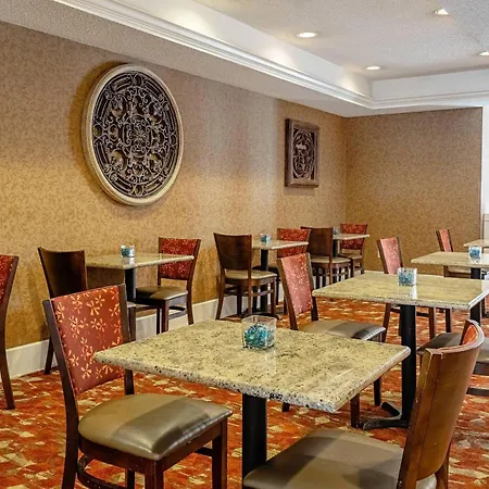 Quality Suites San Antonio Northeast-2