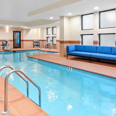 Hampton Inn & Suites National Harbor-Newly Renovated-3