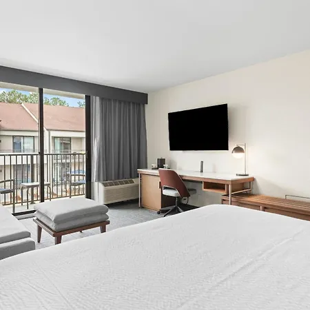 Courtyard By Marriott Columbus-3