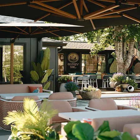 Uncommoner Hotel By Reverie Boutique Collection-2