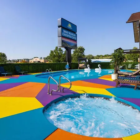 Days Inn By Wyndham Pigeon Forge South-2