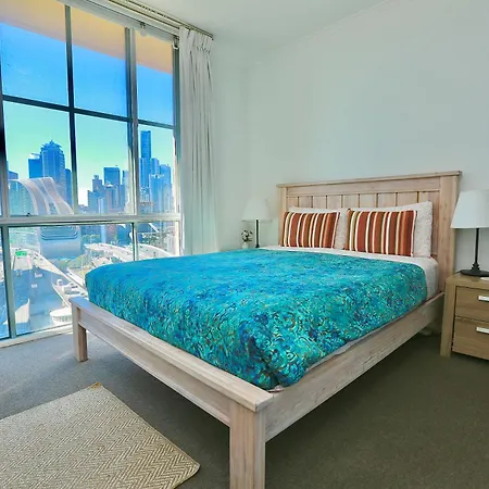 Goldsbrough 2 Bedrooms Split Apartment-3