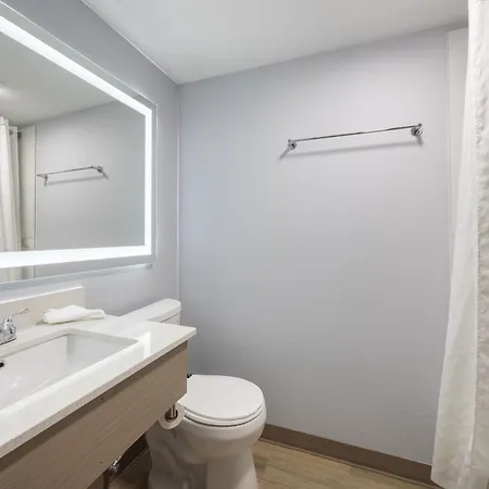 Days Inn & Suites By Wyndham Lexington-2