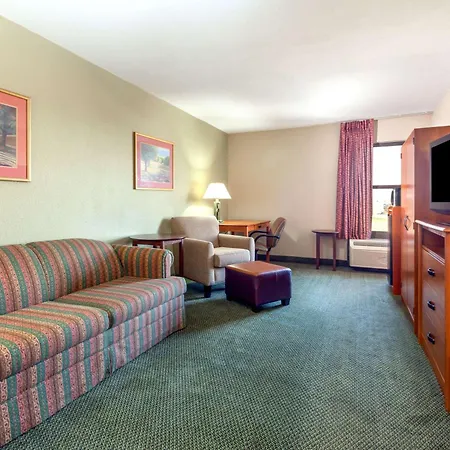 Baymont By Wyndham Amarillo East-2