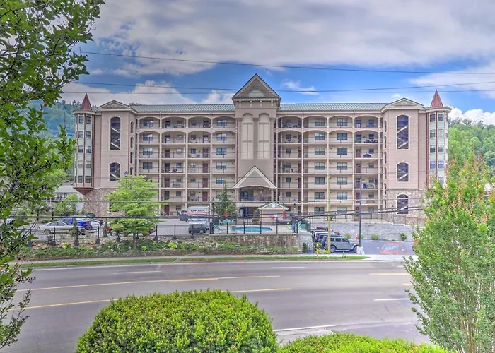 Waterfall/6Th‑Floor View/Walk Downtown Gatlinburg