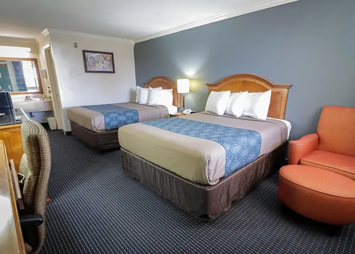 University Inn & Suites San Antonio